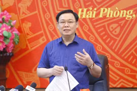 Chủ tịch Quốc hội Vương Đình Huệ làm việc với Thành ủy Hải Phòng