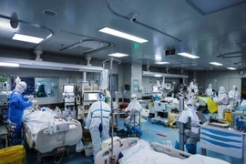 Iran lần đầu đóng cửa văn phòng chính phủ và ngân hàng để phòng dịch