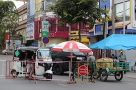 Campuchia triển khai “chợ di động” bán hàng cho người dân bị phong tỏa