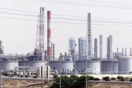 Saudi Arabia hối thúc OPEC+ tiếp tục hợp tác để ổn định thị trường dầu