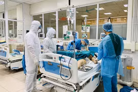 Bệnh nhân COVID-19 nguy kịch "thoát cửa tử" nhờ áp dụng kỹ thuật cao