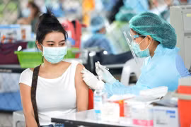 Thái Lan dự tính mua tổng cộng 200 triệu liều vaccine ngừa COVID-19
