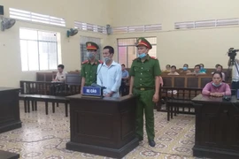 Phạt 8 năm tù giam đối với đối tượng chở 34 người nhập cảnh trái phép