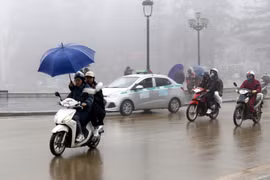 Hà Nội đêm mưa nhỏ, ngày sương mù rải rác, nhiệt độ từ 17-19 độ C