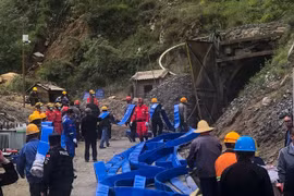 Mưa lớn gây ngập mỏ sắt tại Trung Quốc làm 11 công nhân thiệt mạng