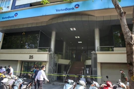 Tòa VietinBank bị phong tỏa không có hoạt động giao dịch với khách