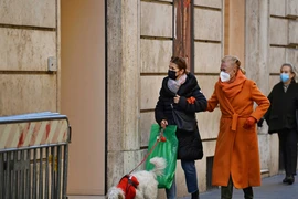 WHO khuyến nghị người chưa tiêm chủng không đến khu vực lây nhiễm