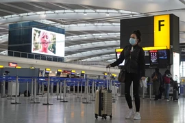 Anh lo ngại kiểm soát biên giới không giúp ngăn chặn biến thể virus