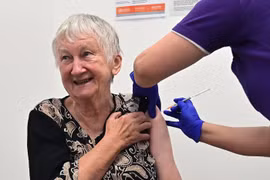 Các nhà khoa học khuyến cáo không tiêm mũi vaccine tăng cường quá sớm