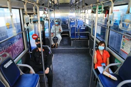 Hà Nội tạm dừng vận tải hành khách đến 14 tỉnh, thành phố