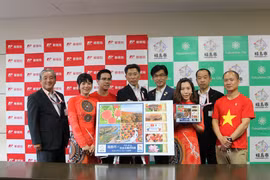 Fukushima phát hành tem kỷ niệm “thành phố chủ nhà” của đoàn Việt Nam