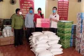 Hội đồng hương Bắc Giang tại Séc hỗ trợ quê hương chống dịch COVID-19