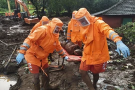 Sạt lở đất nghiêm trọng ở Ấn Độ, hàng chục người bị vùi lấp