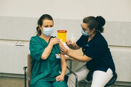 Dịch COVID-19: WHO chỉ trích tiến độ tiêm chủng chậm chạp ở châu Âu