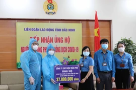 Nhiều đơn vị, doanh nghiệp ủng hộ các địa phương phòng, chống COVID-19