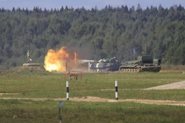 [Photo] Cuộc thi xe tăng hành tiến mở màn Army Games 2021 tại Nga