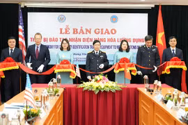 Hải quan nhận thiết bị đào tạo nhận diện hàng hóa lưỡng dụng từ Hoa Kỳ