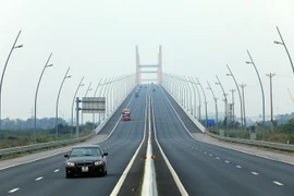 Xem xét đầu tư mở rộng một số cầu trên tuyến cao tốc Hà Nội-Bắc Giang
