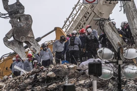 Sập nhà ở Mỹ: Đã tìm thấy 36 thi thể, còn hơn 100 người mất tích