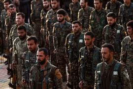 Các tay súng YPG tại thành phố Qamishli, đông bắc Syria, ngày 6/12/2018. (Ảnh: AFP/ TTXVN)