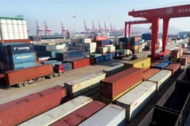 Hàng hóa được xếp tại cảng ở Liên Vân Cảng, tỉnh Giang Tô, miền đông Trung Quốc, ngày 12/12/2018. (Ảnh: THX/TTXVN)