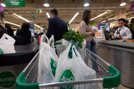 Chile là nước Mỹ Latinh đầu tiên cấm sử dụng túi nylon tại tất cả các cơ sở kinh doanh thương mại trên cả nước. (Nguồn: 