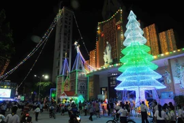 Đêm 8/12, Hà Nội tiếp tục rét, Thành phố Hồ Chí Minh se lạnh