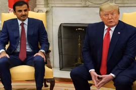 Quốc vương Qatar Tamim bin Hamad Al-Thani và Tổng thống Mỹ Donald Trump. (Nguồn: Getty)