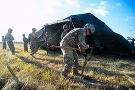 Binh sỹ Mỹ tại một căn cứ quân sự ở Fort Riley, bang Kansas, Mỹ. (Ảnh: AFP/TTXVN)