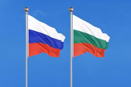Cờ Nga và cờ Bulgaria. (Nguồn: shutterstock.com)