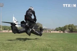 [Video] Cảnh sát Dubai tuần tra bằng môtô bay như phim hành động