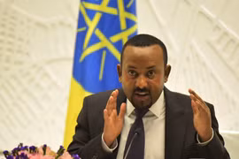 Thủ tướng Ethiopia Abiy Ahmed phát biểu tại cuộc họp báo ở thủ đô Addis Ababa ngày 1/8/2019. (Ảnh: AFP/TTXVN)
