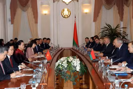 Chủ tịch Quốc hội Nguyễn Thị Kim Ngân hội kiến Thủ tướng Cộng hòa Belarus, Sergey Nikolayevich Rumas. (Ảnh: Trọng Đức/TTXVN)