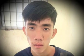 Nghi phạm Nguyễn Đỗ Hùng Sơn tại cơ quan công an. (Ảnh: Công Mạo/TTXVN)