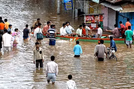 Cảnh ngập lụt tại Sangli, Ấn Độ. Ảnh: (AFP/TTXVN)
