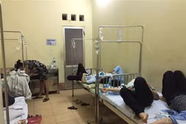 Các bệnh nhân điều trị ngộ độc thực phẩm. Ảnh minh họa. (Ảnh: Hiền Anh/TTXVN)