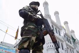 Lực lượng an ninh Sri Lanka gác tại thủ đô Colombo ngày 17/5/2019. (Ảnh: AFP/TTXVN)
