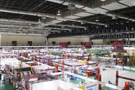 Một góc khu gian hàng Việt Nam tại Hội chợ thương mại Việt-Lào 2019 ở Vientiane. (Ảnh minh họa: Xuân Tú/TTXVN)