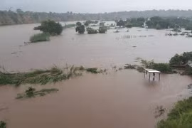 Cả một ngôi làng ở quận Rumphi, miền Bắc Malawi bị lũ lụt và lở đất cuốn trôi. (Nguồn: aaj.tv)