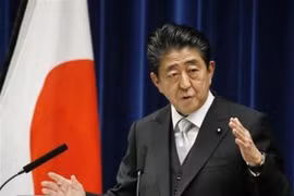 Thủ tướng Nhật Bản Shinzo Abe trong cuộc họp báo sau công bố cải tổ nội các, tại Tokyo ngày 2/10/2018. (Ảnh: Kyodo/TTXVN)