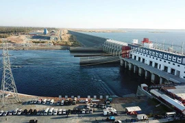 Thủ tướng Hun Sen kêu gọi người dân sử dụng điện tiết kiệm trong mùa khô. (Nguồn: khmertimeskh.com)