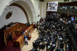 Ông Juan Guaido (giữa) phát biểu tại phiên họp Quốc hội Venezuela ở Caracas ngày 15/1/2019. (Ảnh: AFP/TTXVN)