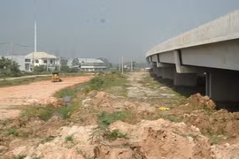 Cao tốc Bến Lức-Long Thành chậm tiến độ nửa năm vì thiếu mặt bằng sạch