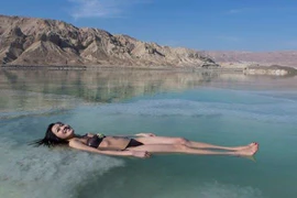 [Video] 'Bật mí' những sự thật kinh ngạc về Biển Chết ở Israel
