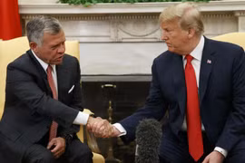 Ngoại trưởng Mỹ Mike Pompeo và Quốc vương Jordan Abdullah II. (Nguồn: aawsat.com)