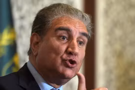 Ngoại trưởng Pakistan Shah Mehmood Qureshi phát biểu tại cuộc họp báo ở Islamabad ngày 16/8/2019. (Ảnh: AFP/TTXVN)