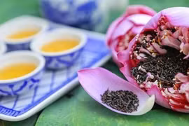 [Video] Trà ướp hương sen - gói trọn tinh hoa nghìn bông sen Hồ Tây