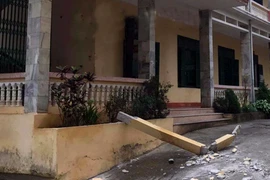 Hiện trường vụ việc tại trường Trung học cơ sở thị trấn Đà Bắc. (Ảnh: Thanh Hải/TTXVN)