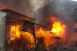 Hiện trường vụ cháy. (Ảnh: Đặng Tuấn/Vietnam+)