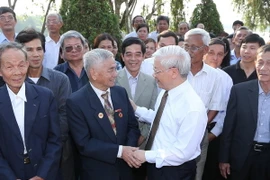 Tổng Bí thư Nguyễn Phú Trọng với nhân dân xã Triệu Thành, huyện Triệu Phong. (Ảnh: Lâm Khánh/TTXVN)